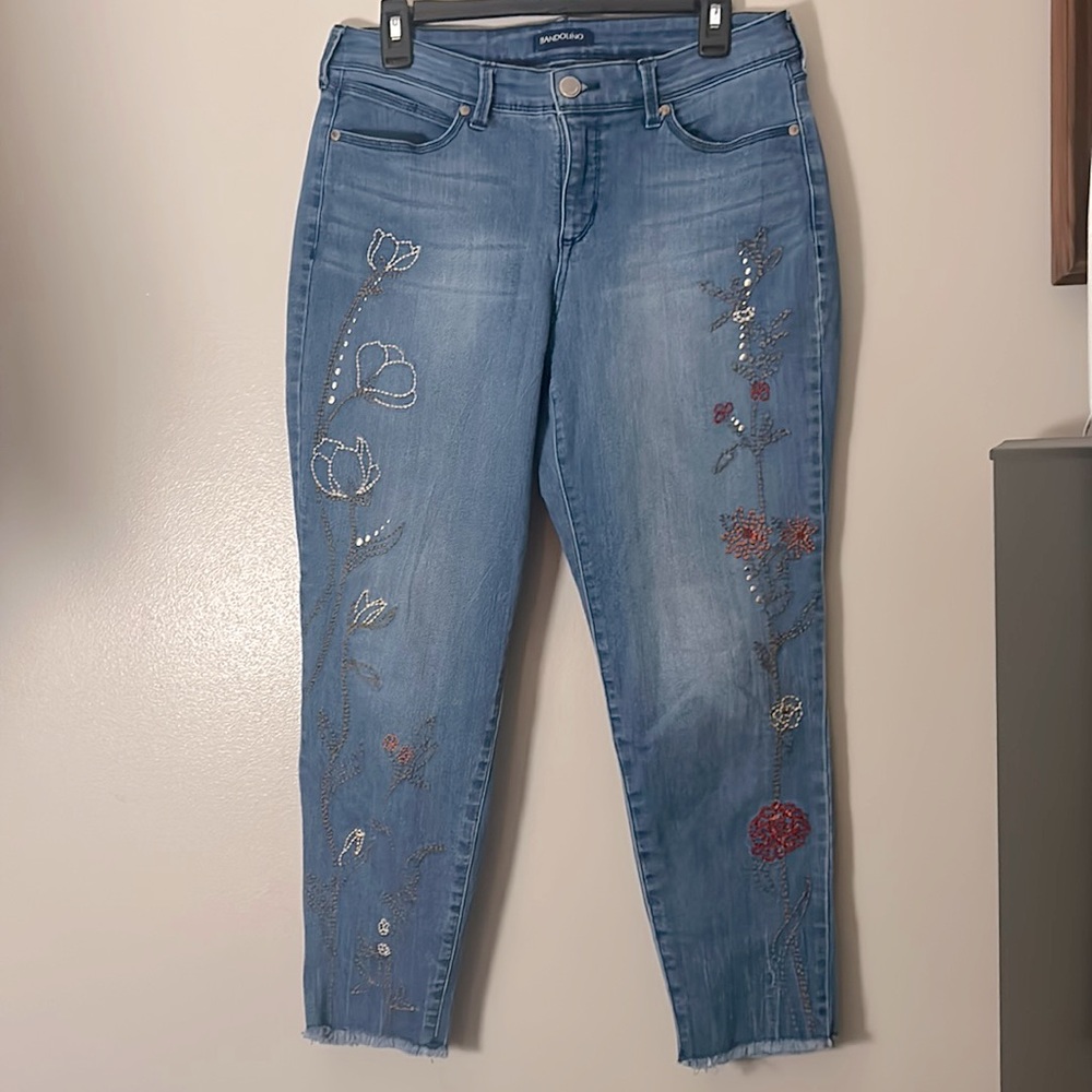 Embroidered skinny jeans